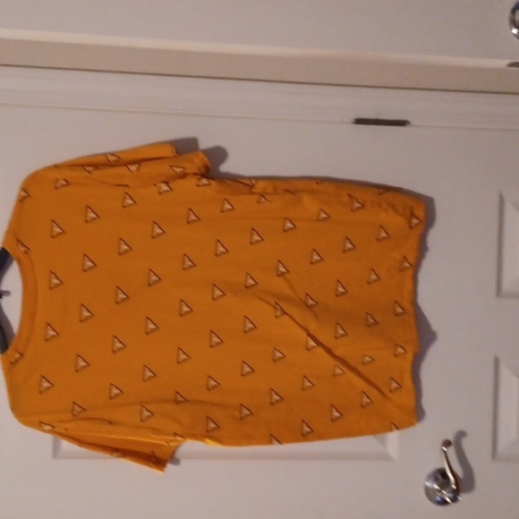 -- Guess Orange Graphic Tee - Picture 7 of 8